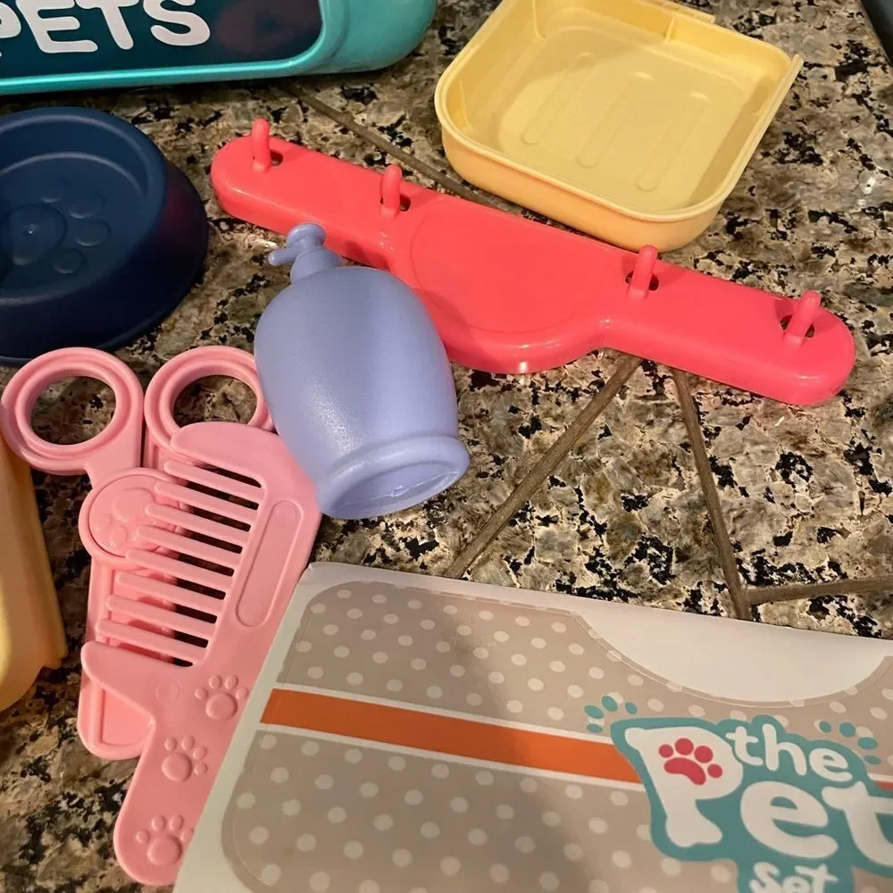 My Pets Play Vet Pet Care dog and Backpack with Accessories